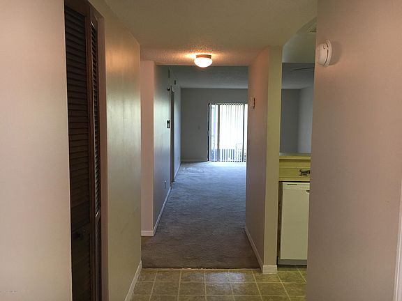 2nd image of 1027 Regency Dr #1027