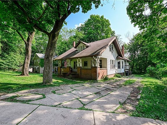 2nd image of 557 Weber Ave