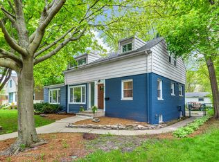 8640 E Prairie Rd, Skokie, IL 60076