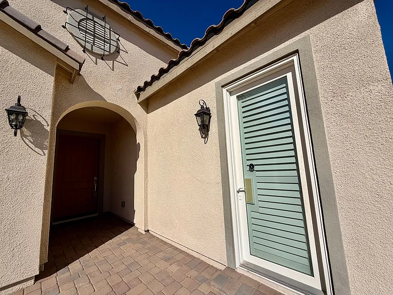 313 Meadow Brush Pl — Photo 2