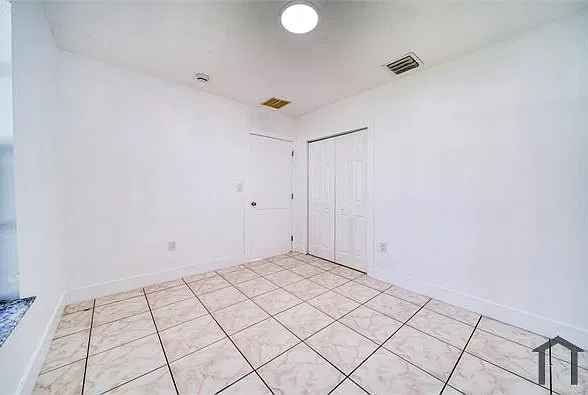 2 bed, 1000 sqft, $2,300 — Photo 4