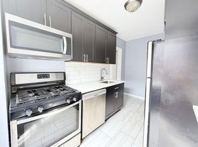 42 W 29th St