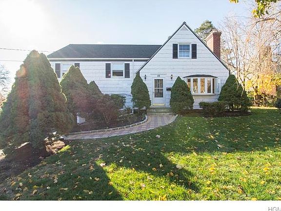 3rd image of 42 Tower Hill Dr