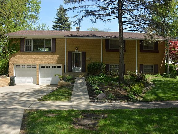 3rd image of 701 N Williams Dr