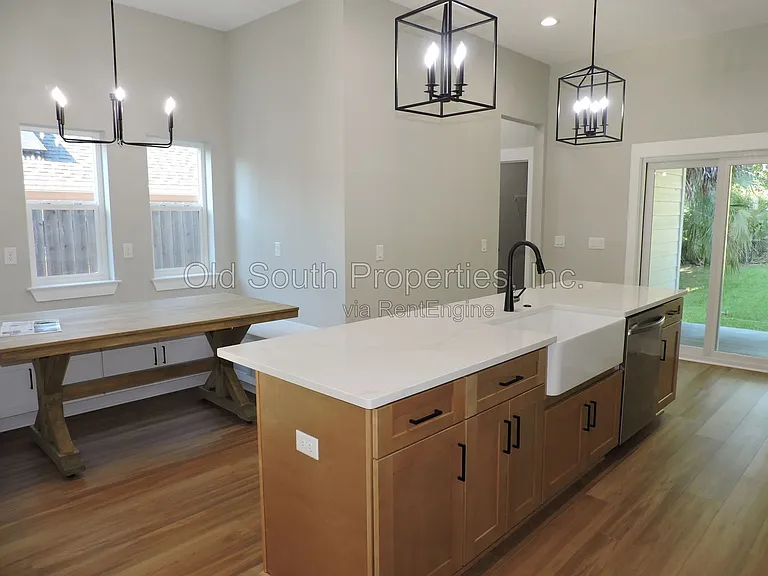 706 N F St #B — Photo 10