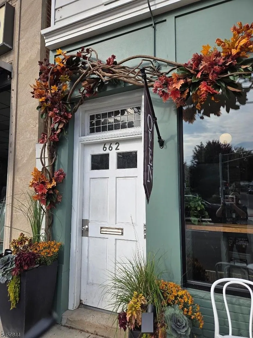1 bed, 1.0 bath, $1,750 — Photo 2
