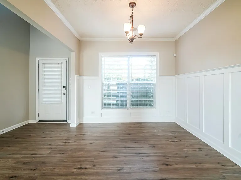 216 Winterbury Dr — Photo 7
