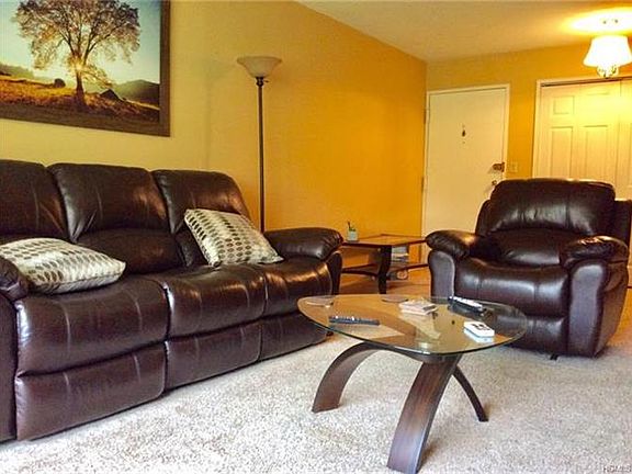 5th image of 393 Sierra Vista Ln