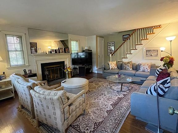 3rd image of 1003 Aikens Ln
