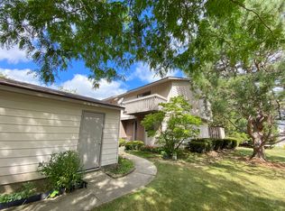 112 Harding Ct, Vernon Hills, IL 60061