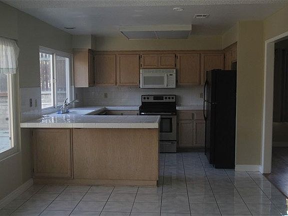 5th image of 1493 Calle De Oro