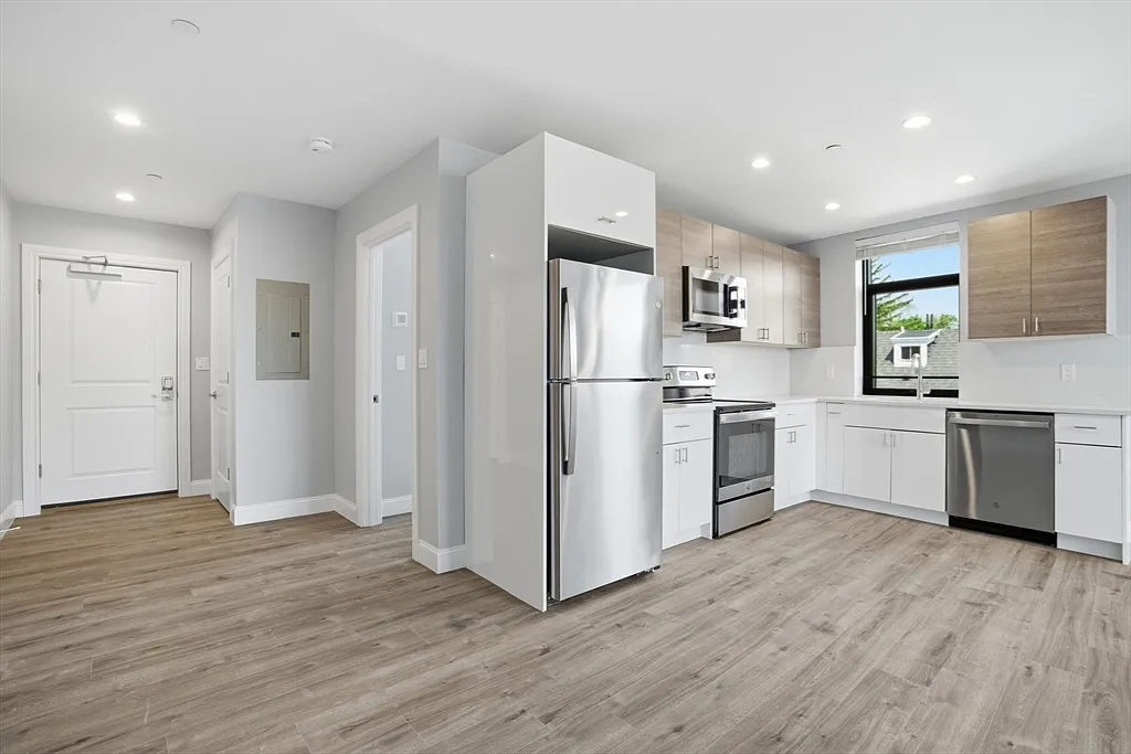1 bed, 1.0 bath, 587 sqft, $2,875 — Photo 3