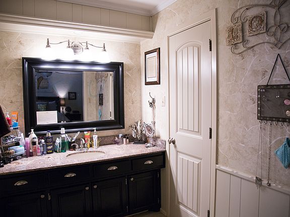 4th image of 1707 Avenue J