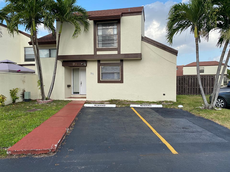 1st image of 591 NW 99th Ct #591