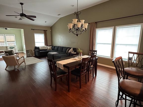 2nd image of 511 Nandina Dr