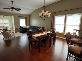 511 Nandina Dr, Goose Creek, SC 29445