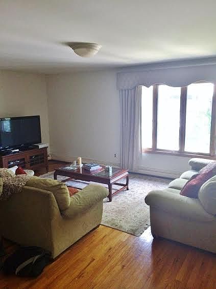 1st image of 1009 Kingsland Ln