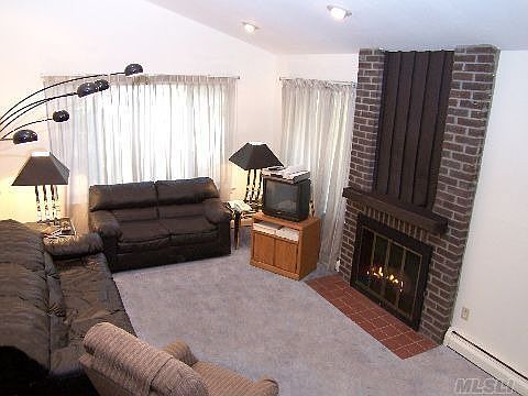 1st image of 5 Hirsch Ave