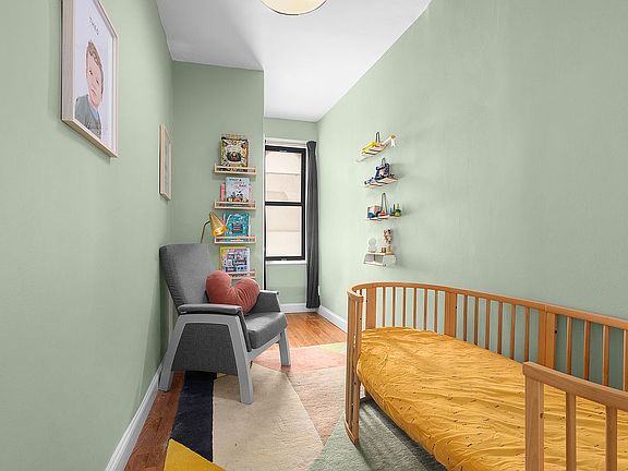 4th image of 804 W 180th St APT 21