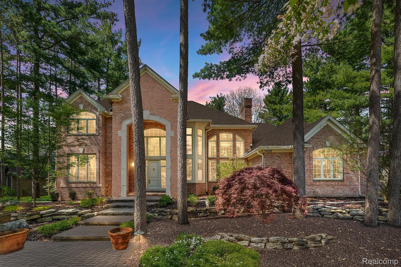 5468 River Ridge Dr photo 1