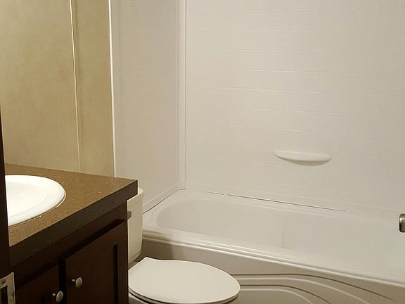 5th image of 28 Aspen Dr