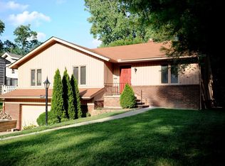 1771 Wynwood Dr, Rocky River, OH 44116