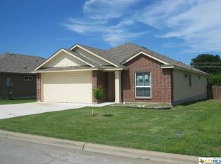 152 Falcon Dr, Luling, TX 78648