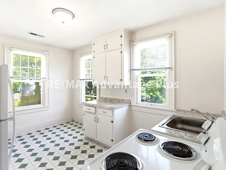 106 Grove St — Photo 9