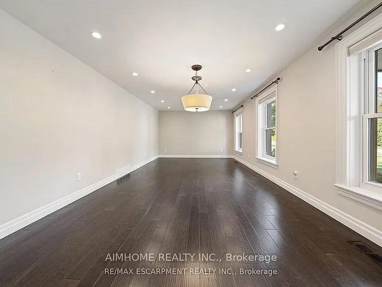 1300 Braeside Dr — Photo 11