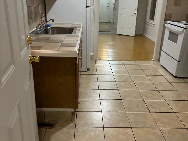 10 Close St #1 — Photo 3