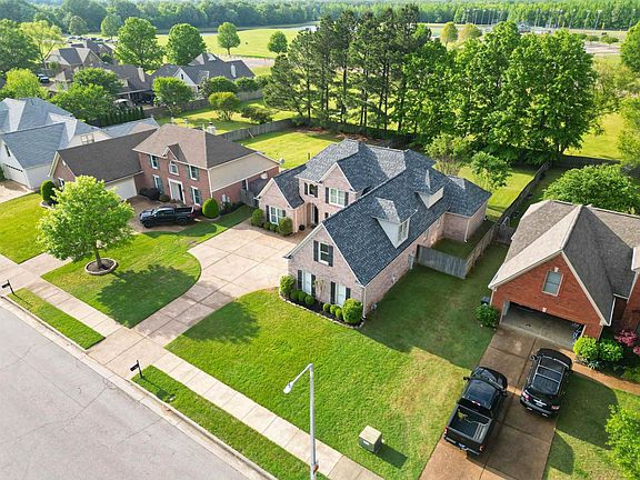 4th image of 1630 Wolf Ridge Dr
