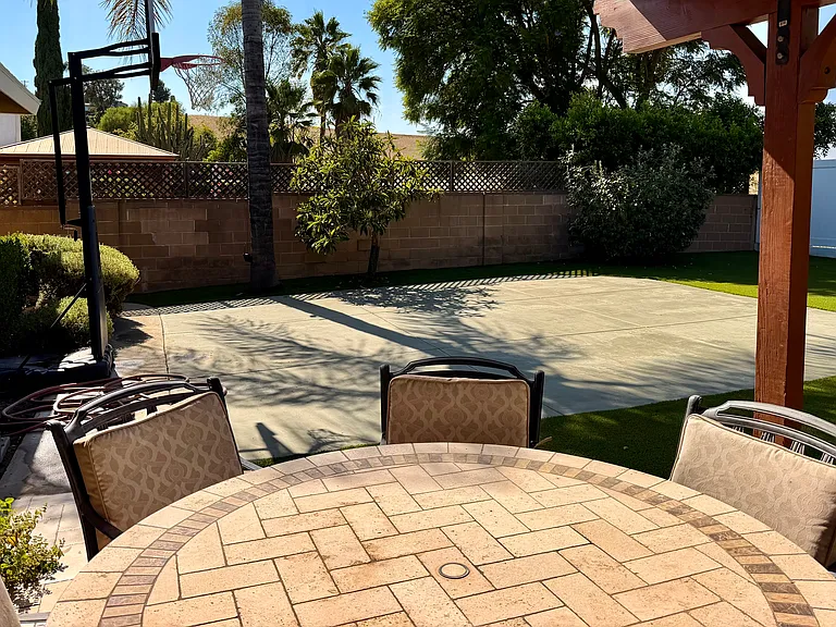 20411 Aetna St — Photo 9