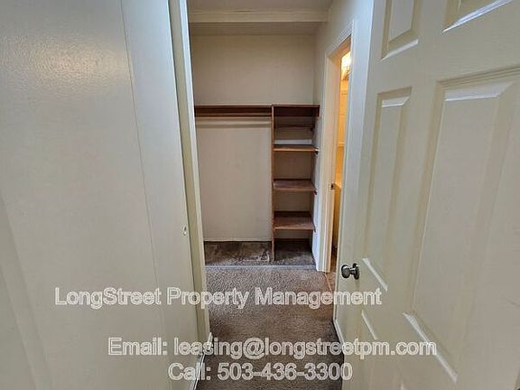 4th image of 915 SW Adams Ave #4