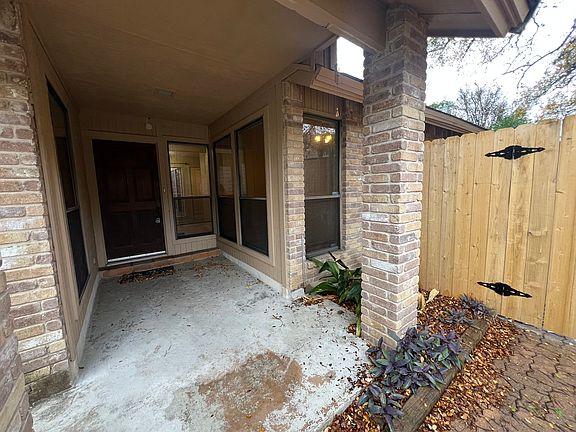 4th image of 15207 Forest Dew St