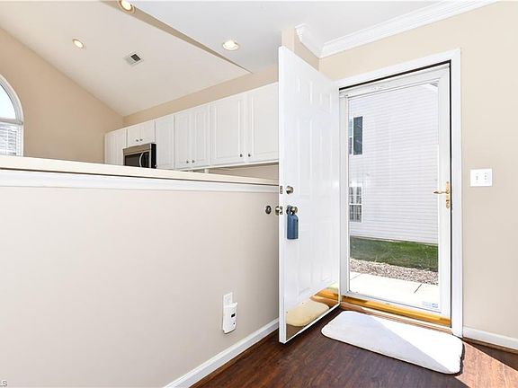 4th image of 6331 Double Eagle Dr