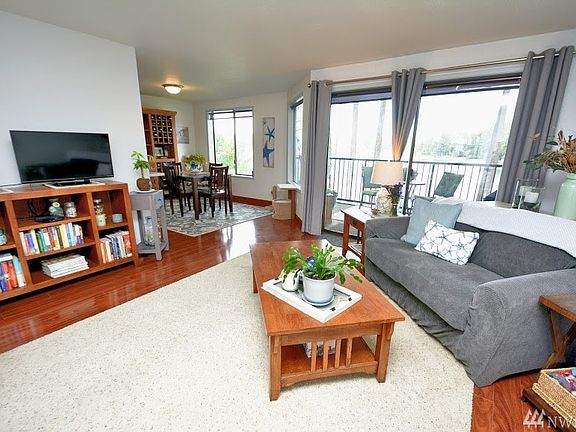 4th image of 923 Pershing Ave #B207