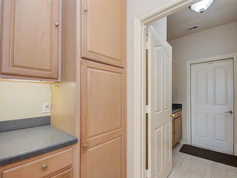7511 S Linpar Ct — Photo 18