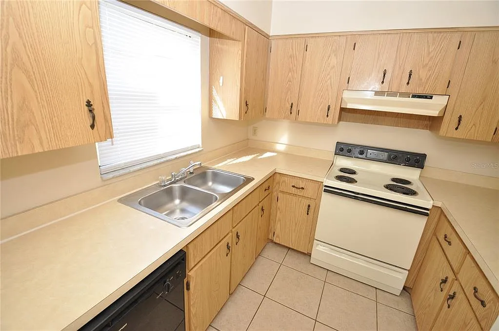 2 bed, 2.0 bath, 1008 sqft, $1,395 — Photo 3