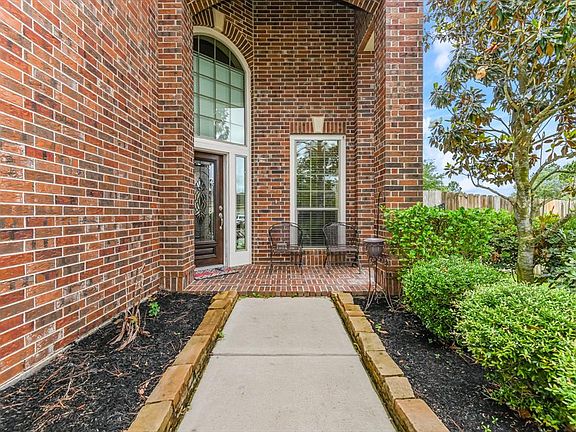 3rd image of 6075 Stanford Court