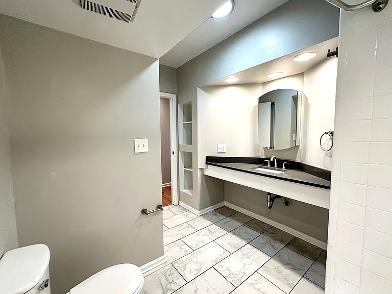 2801 W Logan Blvd #2R — Photo 13