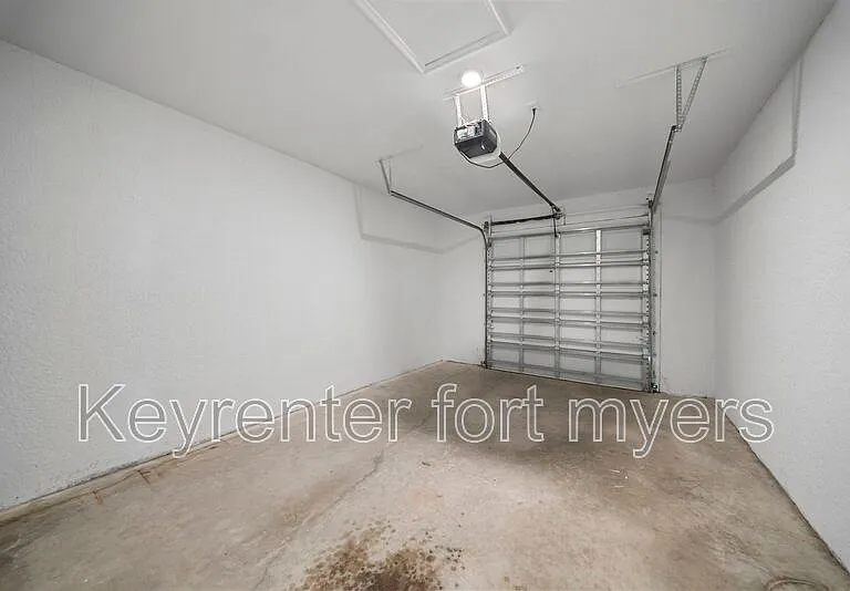 26483 Sandhill Blvd — Photo 22