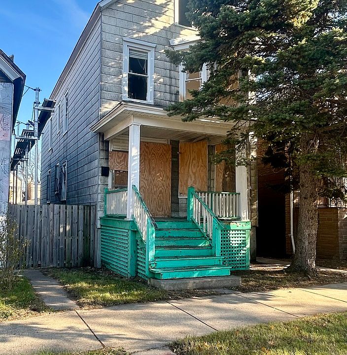 2nd image of 8135 S Coles Ave