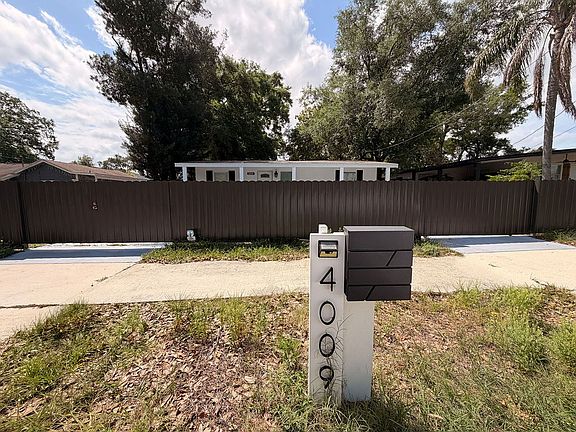 3rd image of 4009 Deleuil Ave