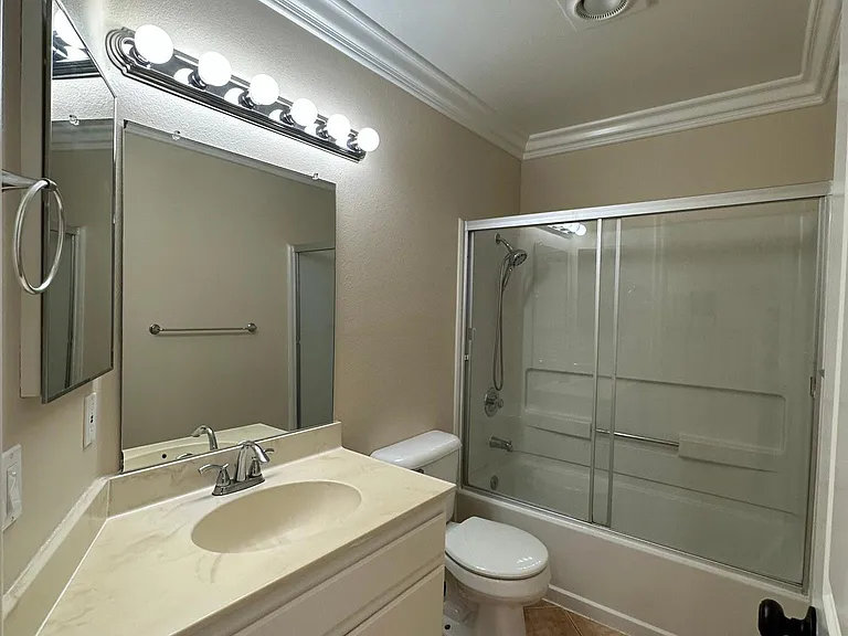 227 Woodland Pkwy #161 — Photo 12
