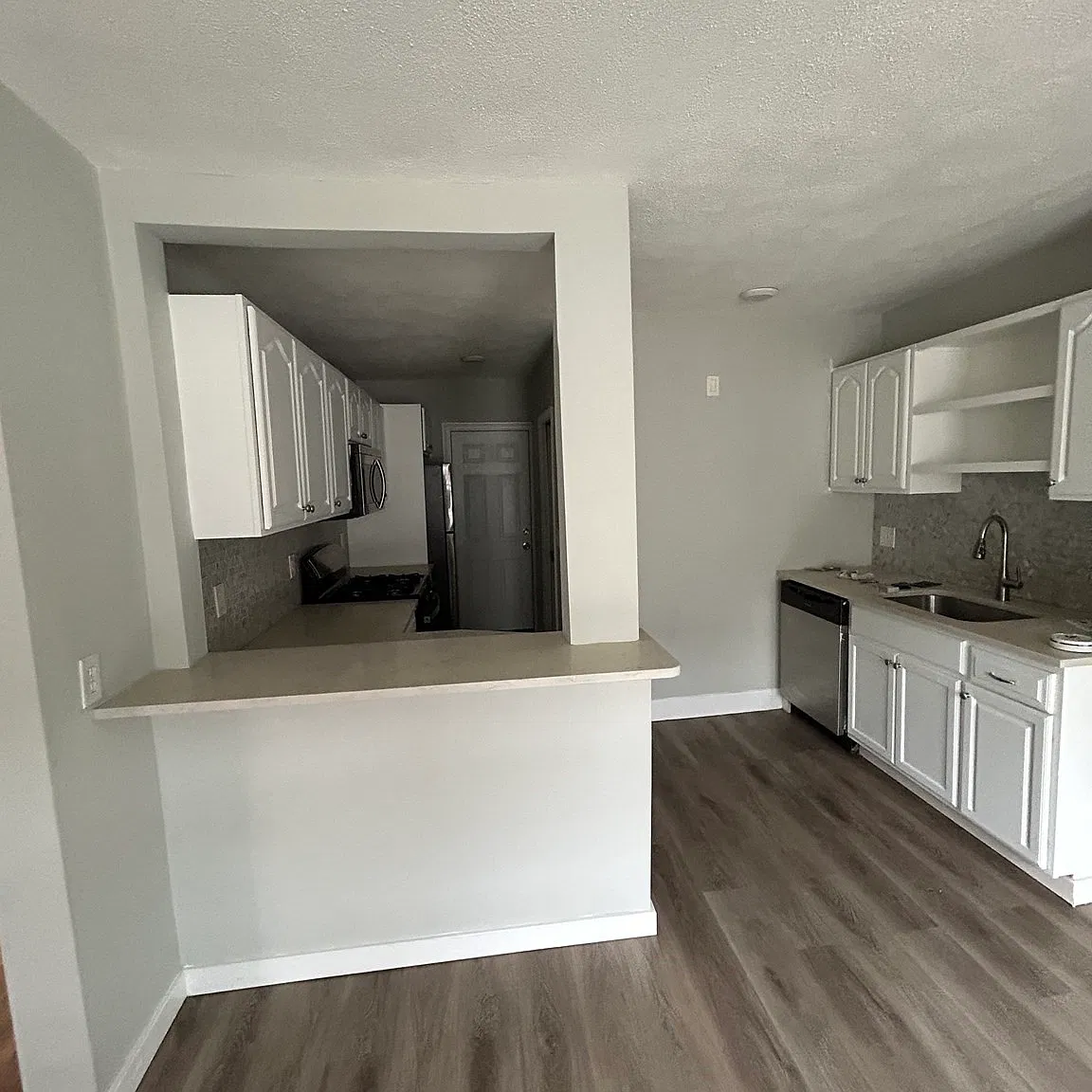 3 bed, 1.0 bath, $2,900 — Photo 3