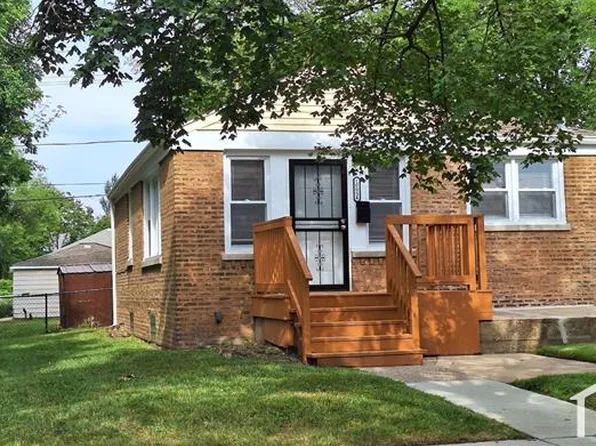 10054 S Hoxie Ave, Chicago, IL 60617