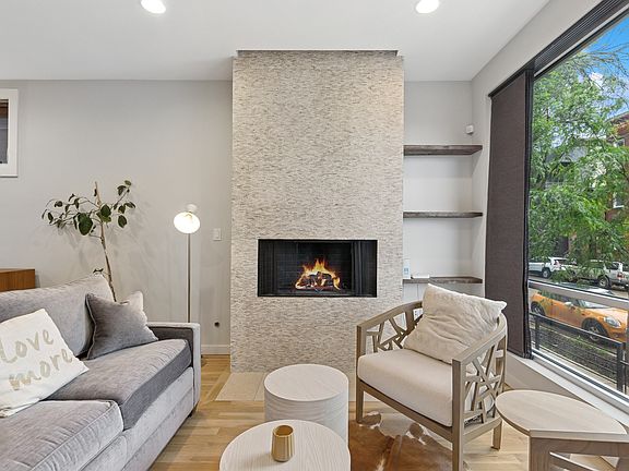 3rd image of 879 N Marshfield Ave #1
