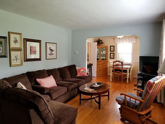 4th image of 3238 Brandywine Ave