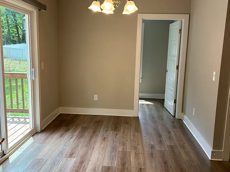 110 Sanders Dr — Photo 6