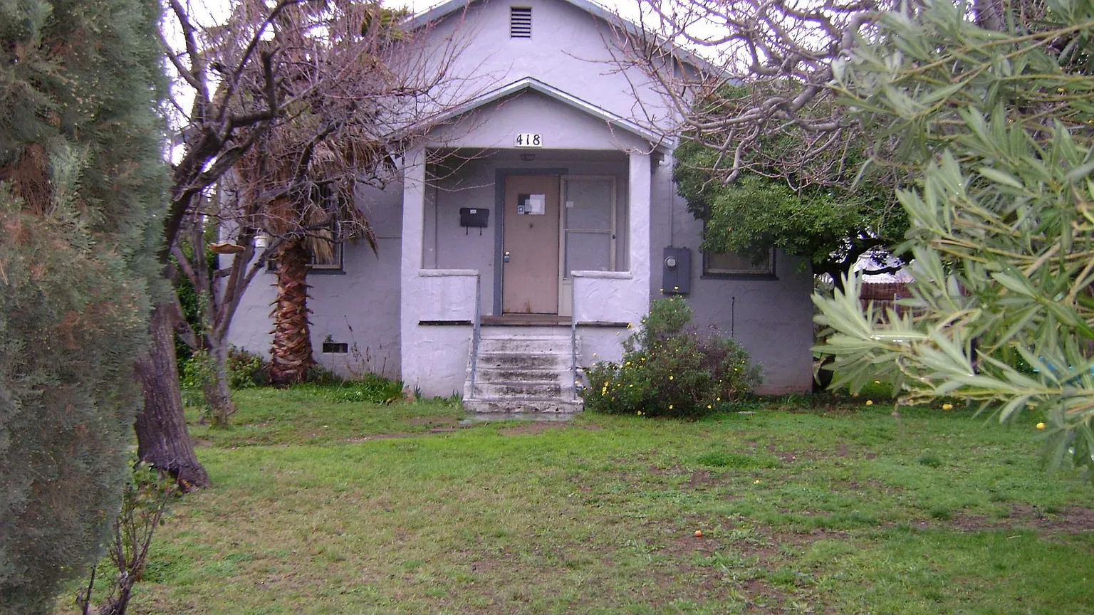 418 Percy Ave photo 1